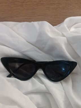 Black Cat-Eye Women's Sunglasses